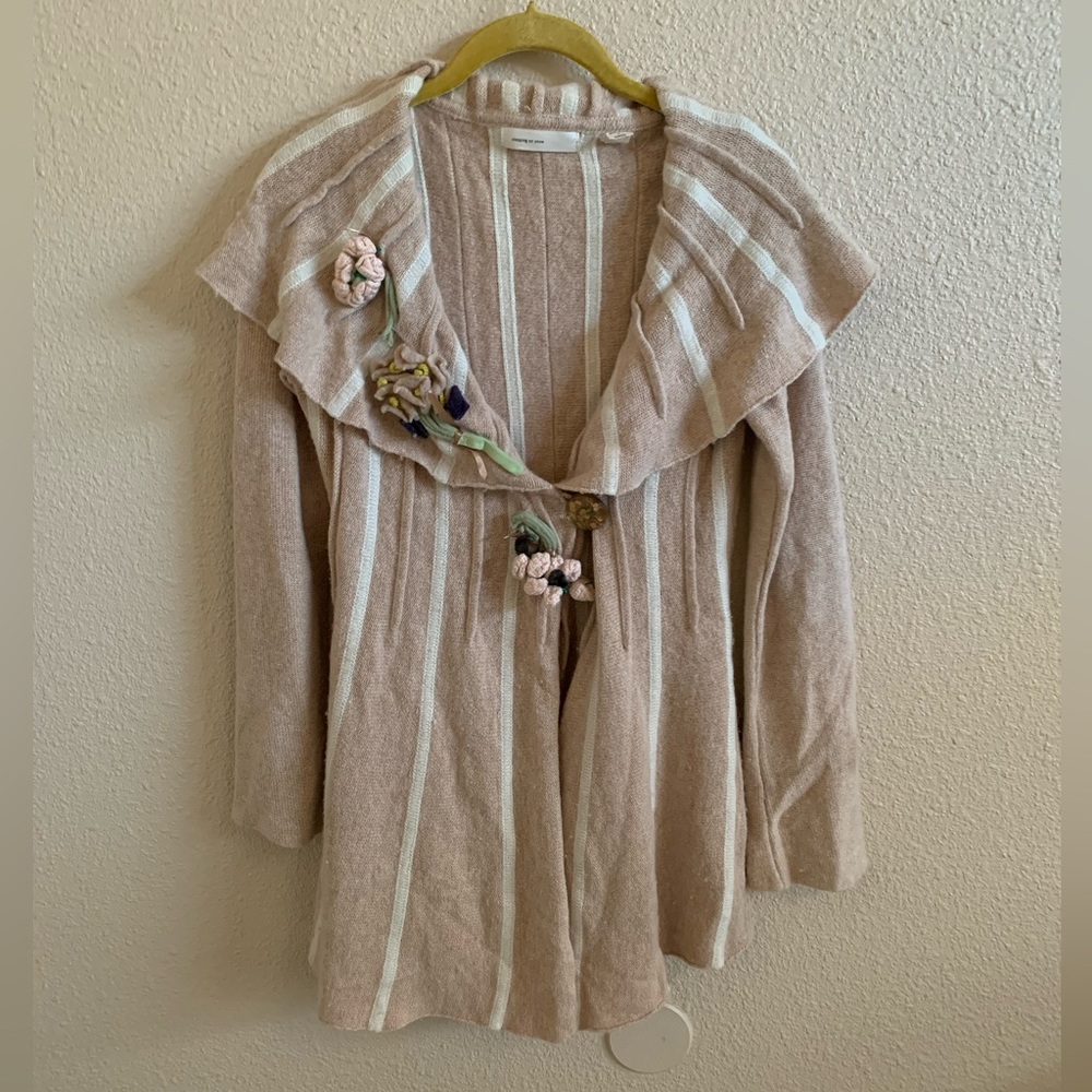 Cottagecore Sleeping on Snow cable knit sweater with 3d knitted flowers🌴 - Picture 1 of 13